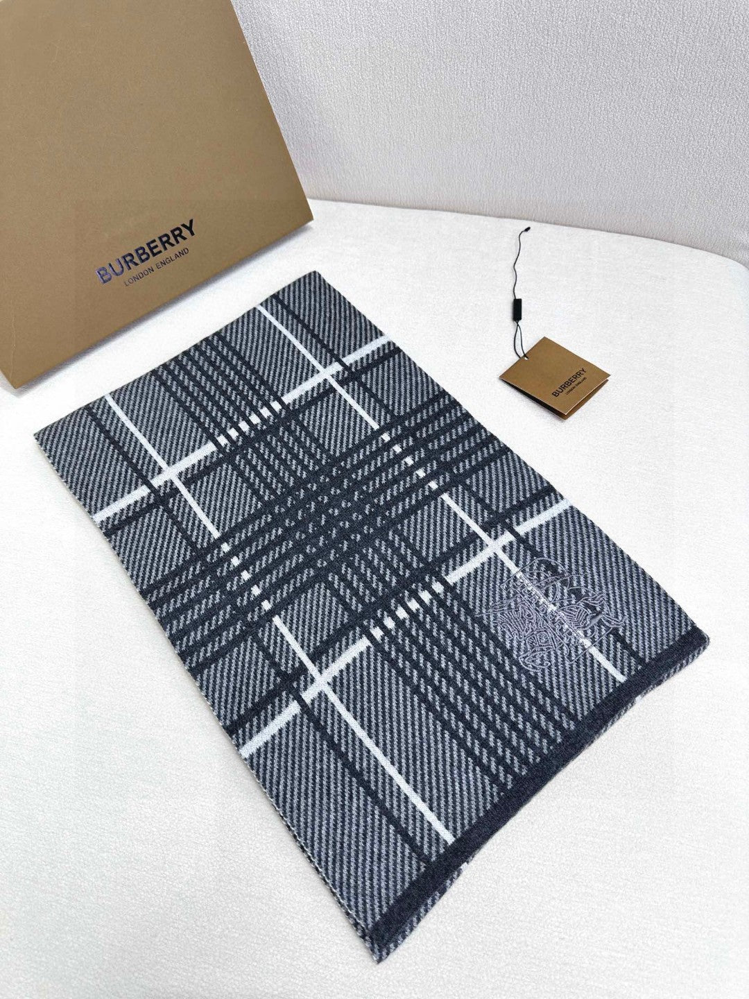 BURBERRY BBR SCARF 180 CM IN CASHMERE 547207