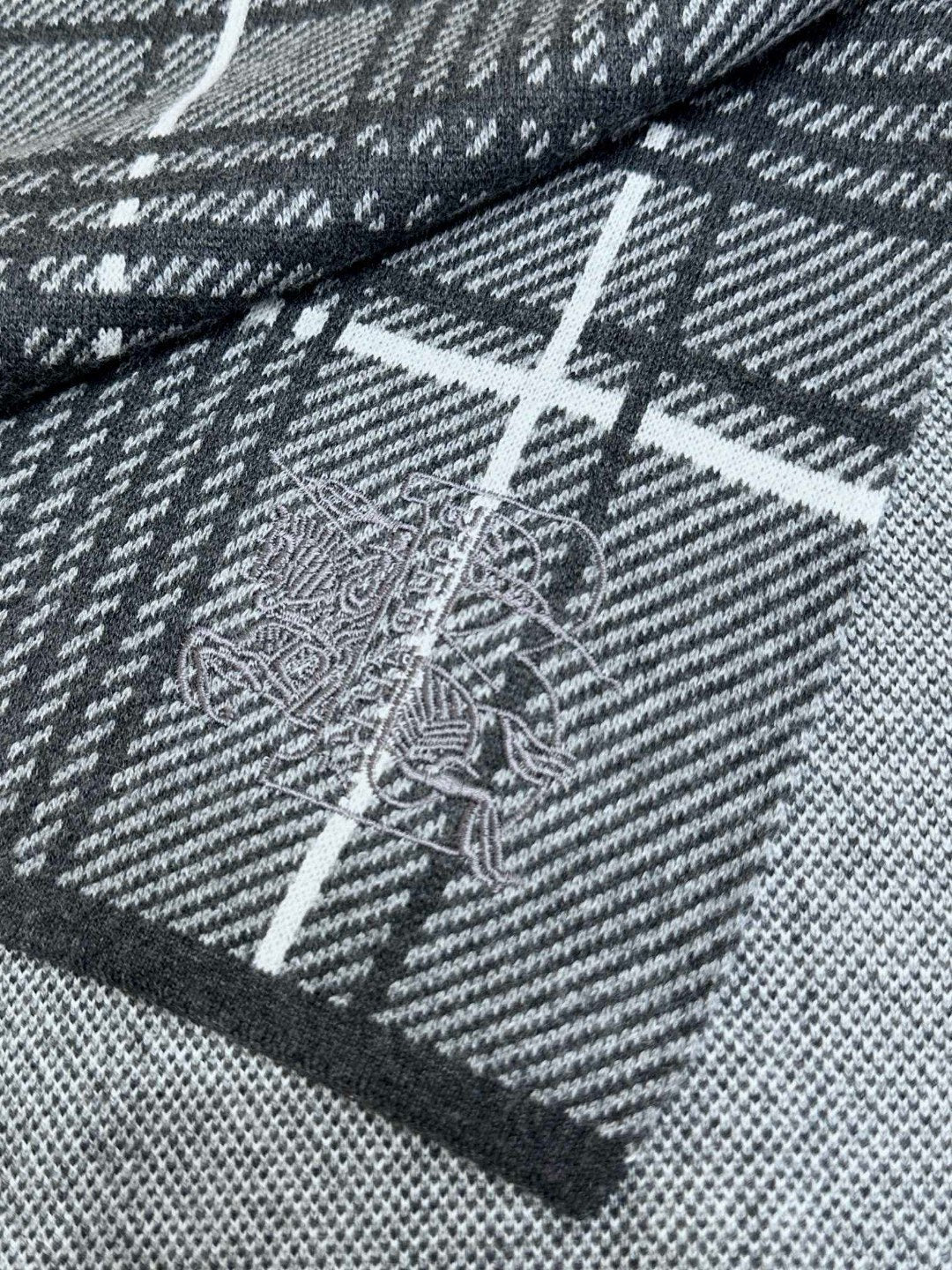 BURBERRY BBR SCARF 180 CM IN CASHMERE 547207