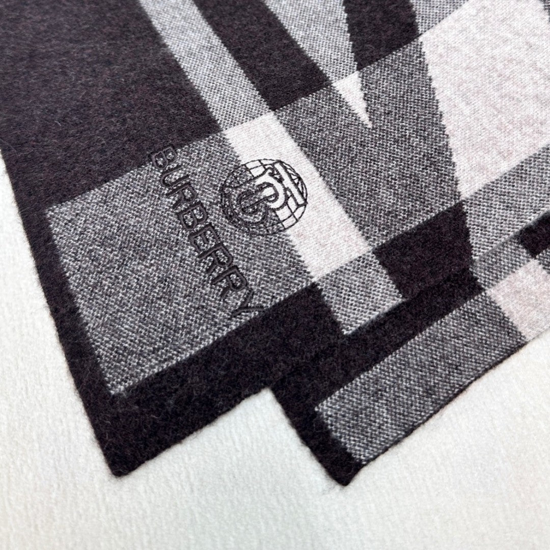 BURBERRY BBR SCARF 180 CM IN CASHMERE 555764