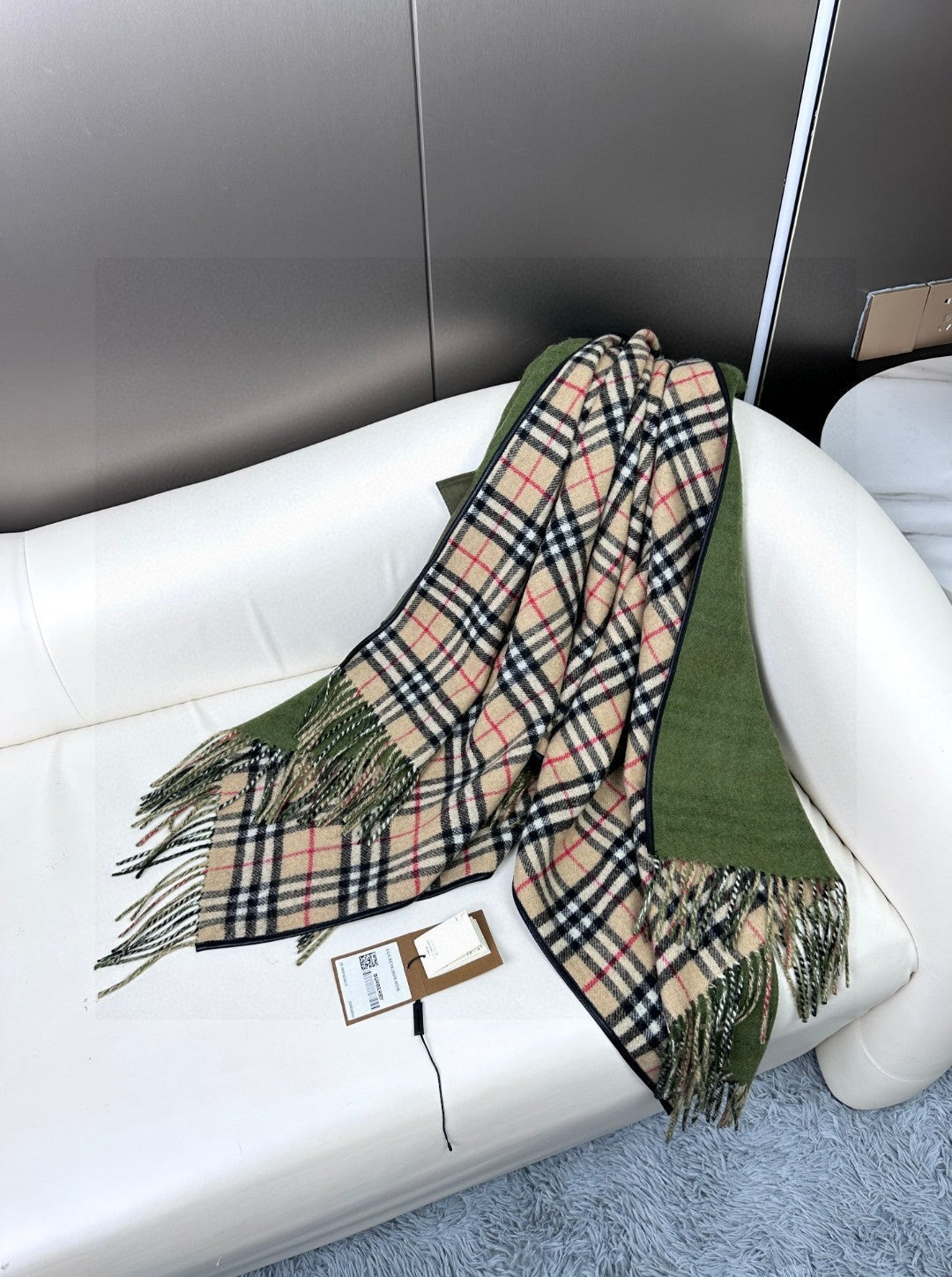 BURBERRY BBR SCARF IN CASHMERE 579410