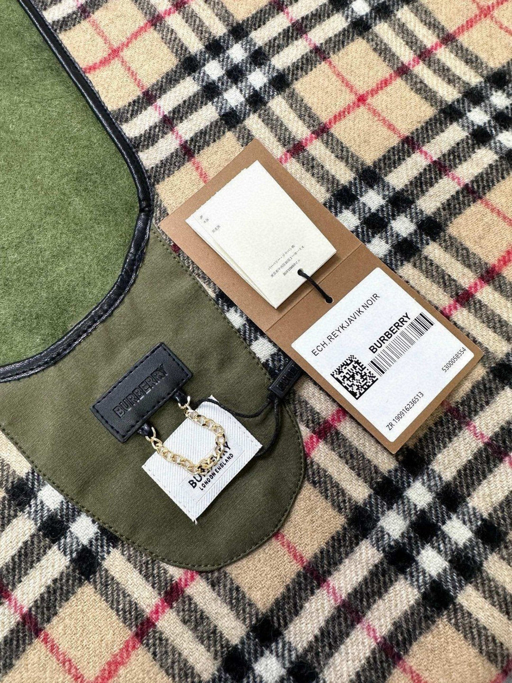 BURBERRY BBR SCARF IN CASHMERE 579410