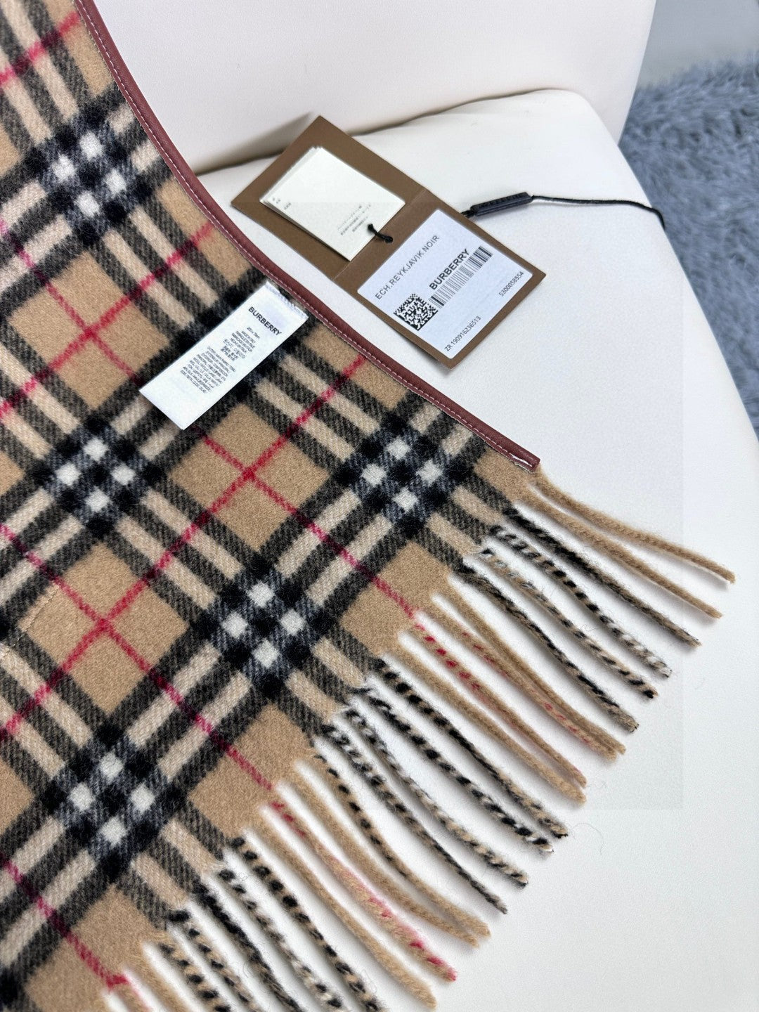 BURBERRY BBR SCARF IN CASHMERE 579411