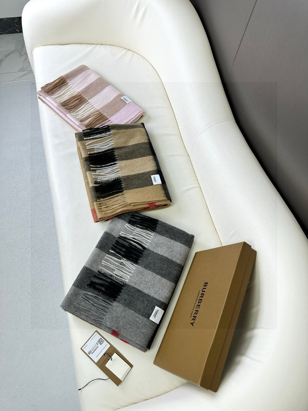 BURBERRY BBR SCARF 200 CM IN CASHMERE 726426