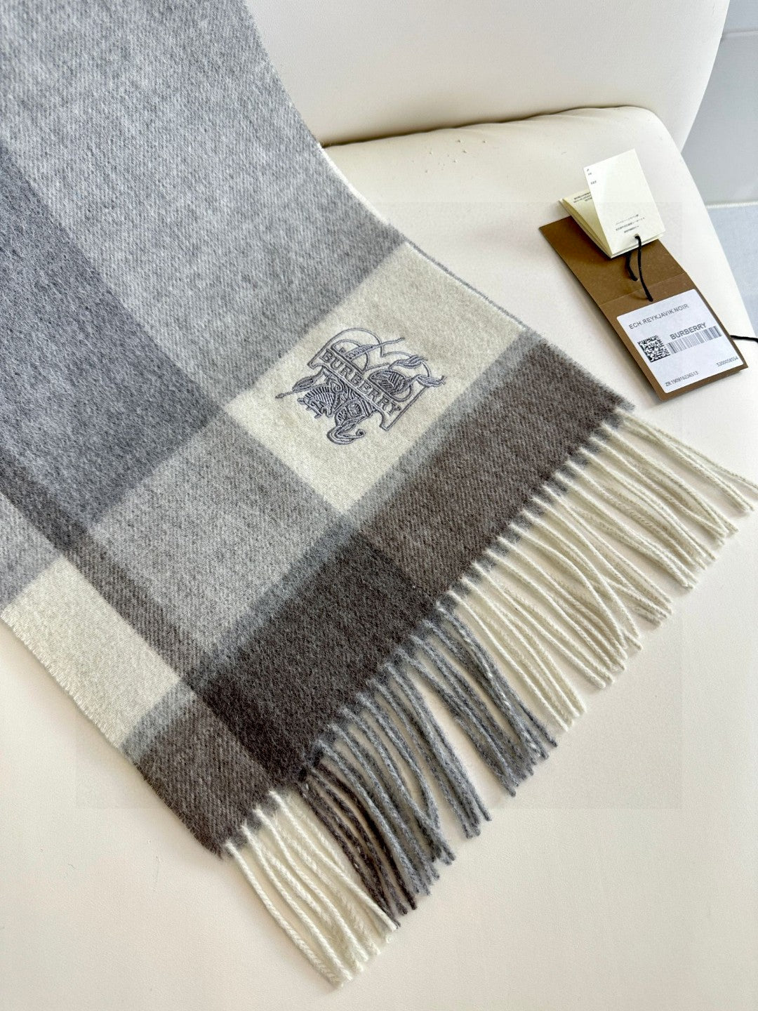 BURBERRY BBR SCARF 180 CM IN CASHMERE 724818