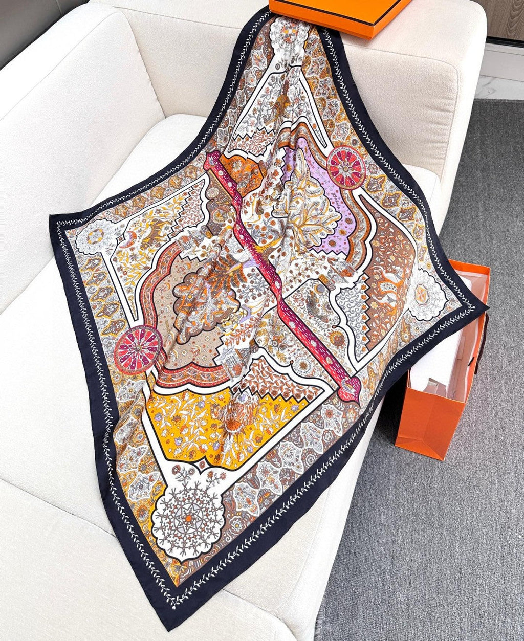 HERMES HERMES 25S SCARF 90 IN SILK 724811