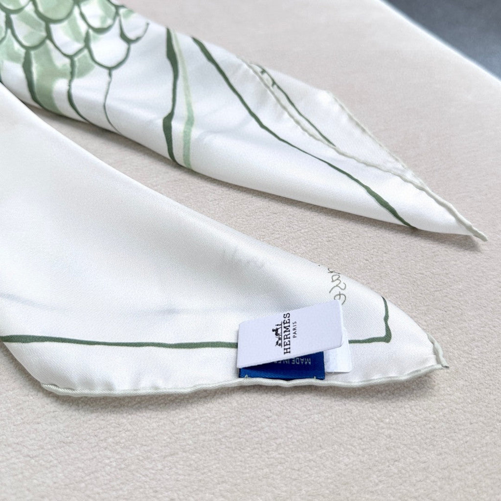 HERMES HERMES 25S SCARF 90 IN SILK TWILL 733936