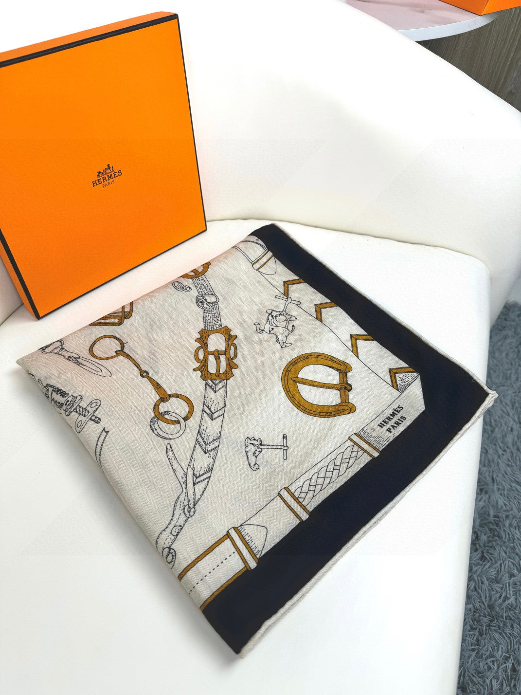 HERMES HERMES 25S SCARF 135 IN CASERE SILK 737311