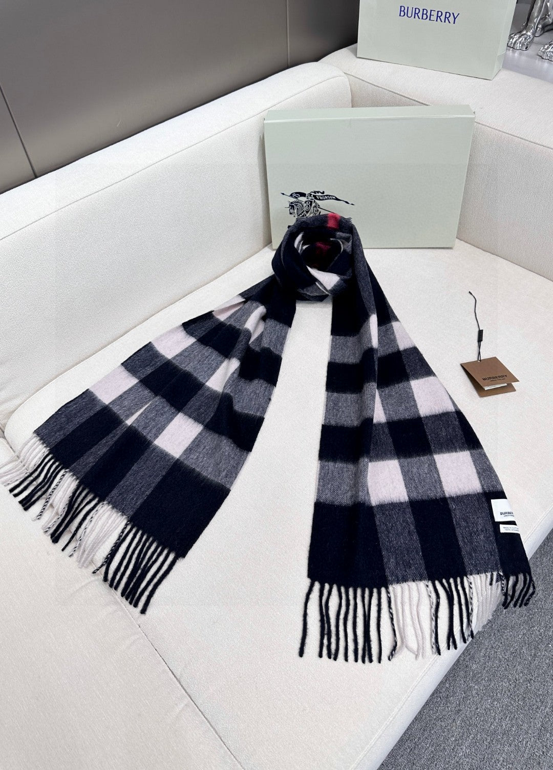 BURBERRY BBR SCARF 180 CM IN CASHMERE 732150