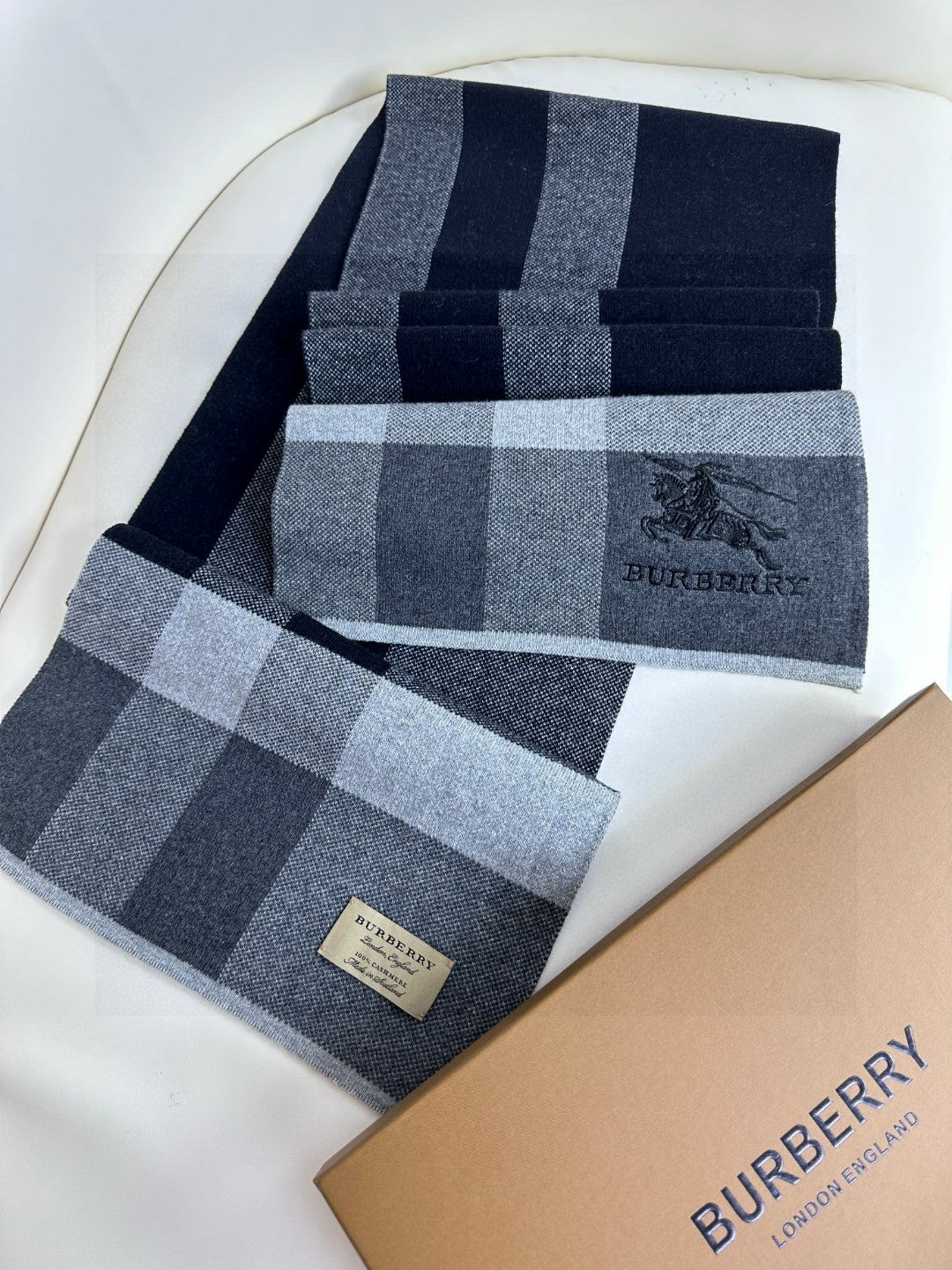BURBERRY BBR SCARF 180 CM IN CASHMERE 729041