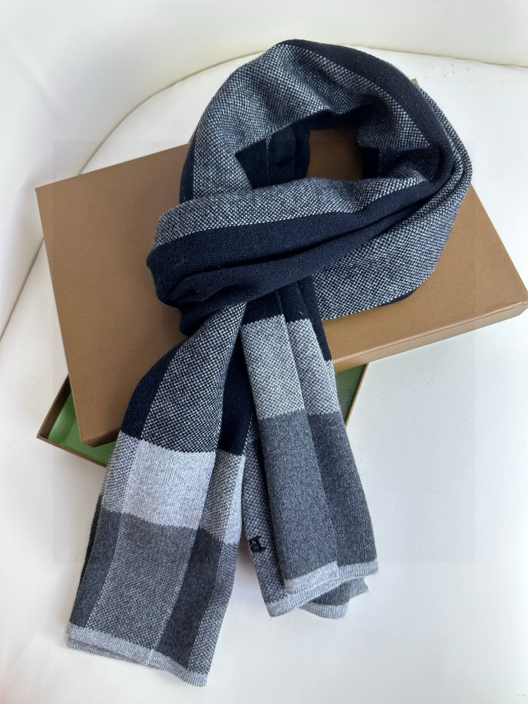 BURBERRY BBR SCARF 180 CM IN CASHMERE 729041