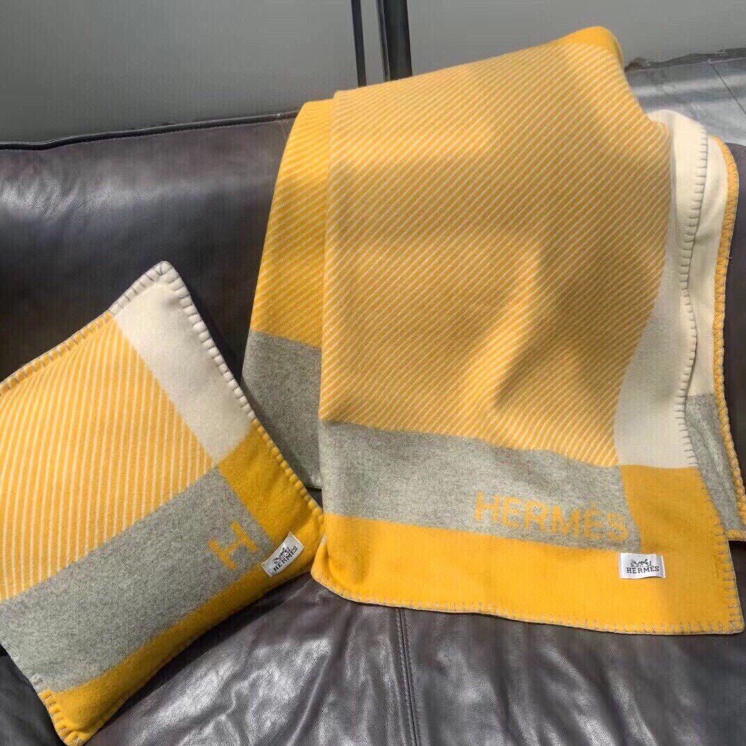 HERMES H RIVIERA BLANKET 200 CM IN CLASSIC YELLOW WOOL AND CASERE 136855