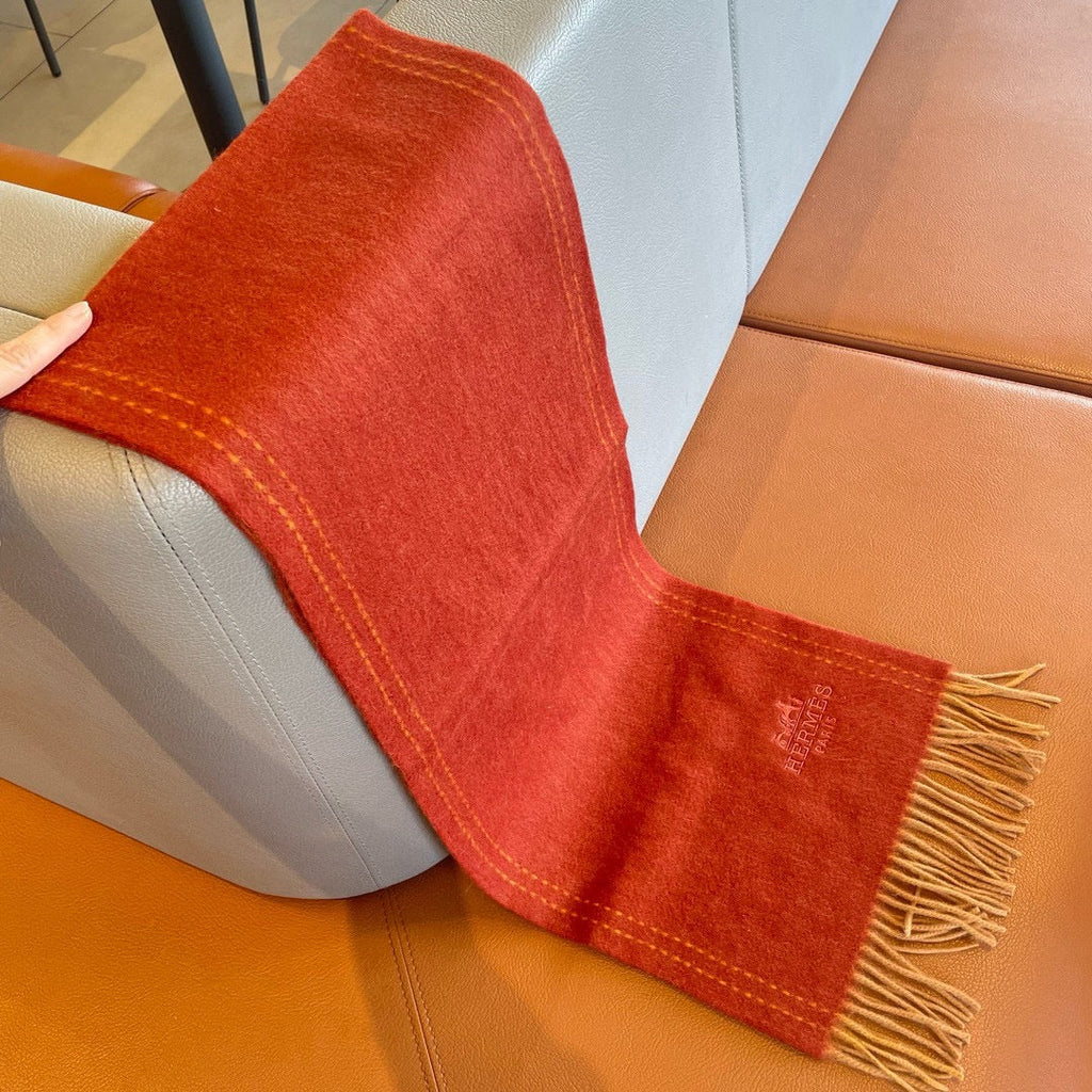 HERMES UNIE BRODEE GM MUFFLER IN SCARLET RED CASERE