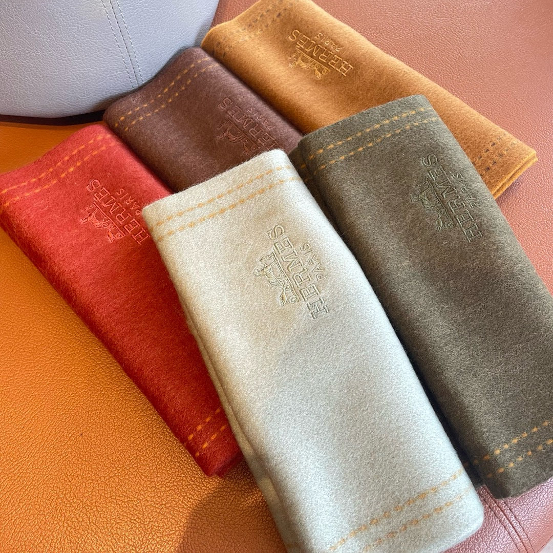 HERMES UNIE BRODEE GM MUFFLER IN CHOCOLATE BROWN CASERE
