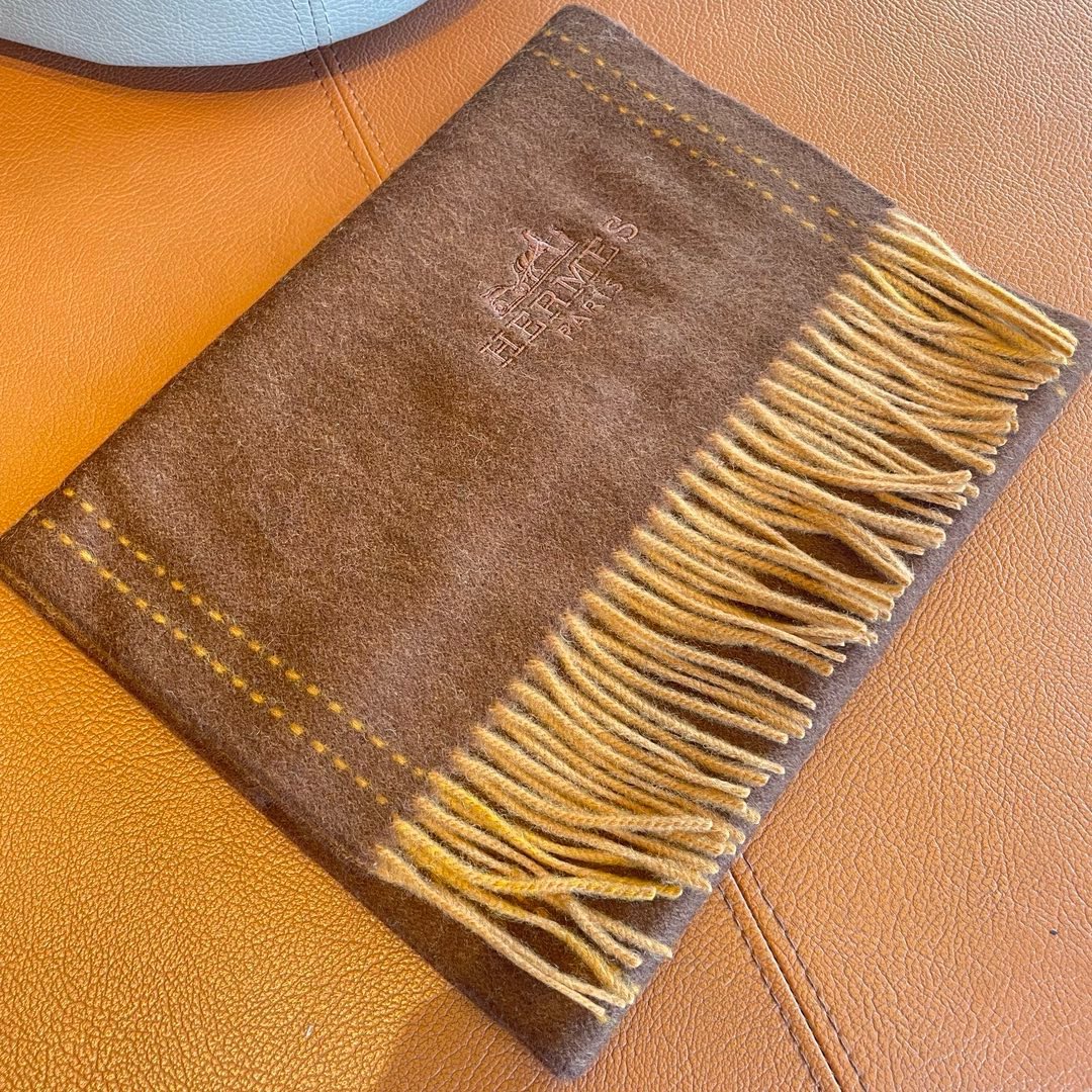 HERMES UNIE BRODEE GM MUFFLER IN CHOCOLATE BROWN CASERE