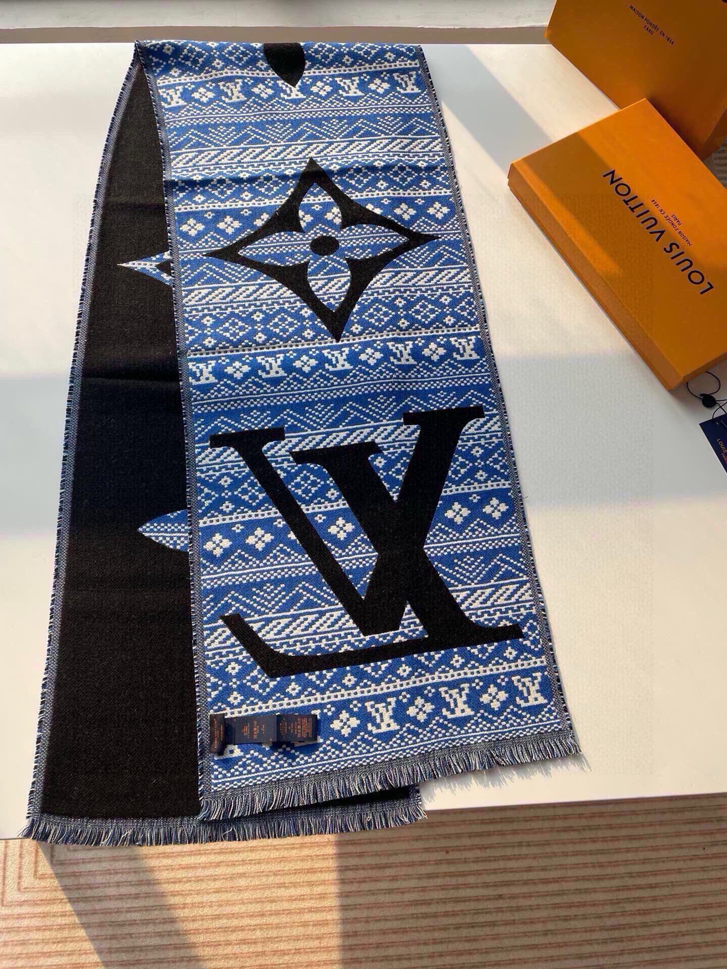 LOUIS VUITTON SCARF 200 CM IN BLACK MIX BLUE WOOL 390040