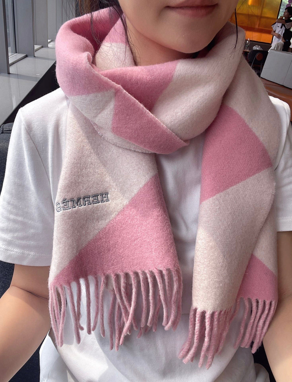HERMES SCARF 150 CM IN BABY PINK MIX WHITE CASERE