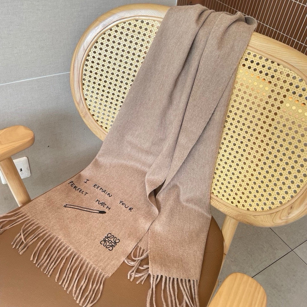 LOEWE SCARF 180 CM IN CAMEL BEIGE LAMBSWOOL WITH BLACK LETTER 394446