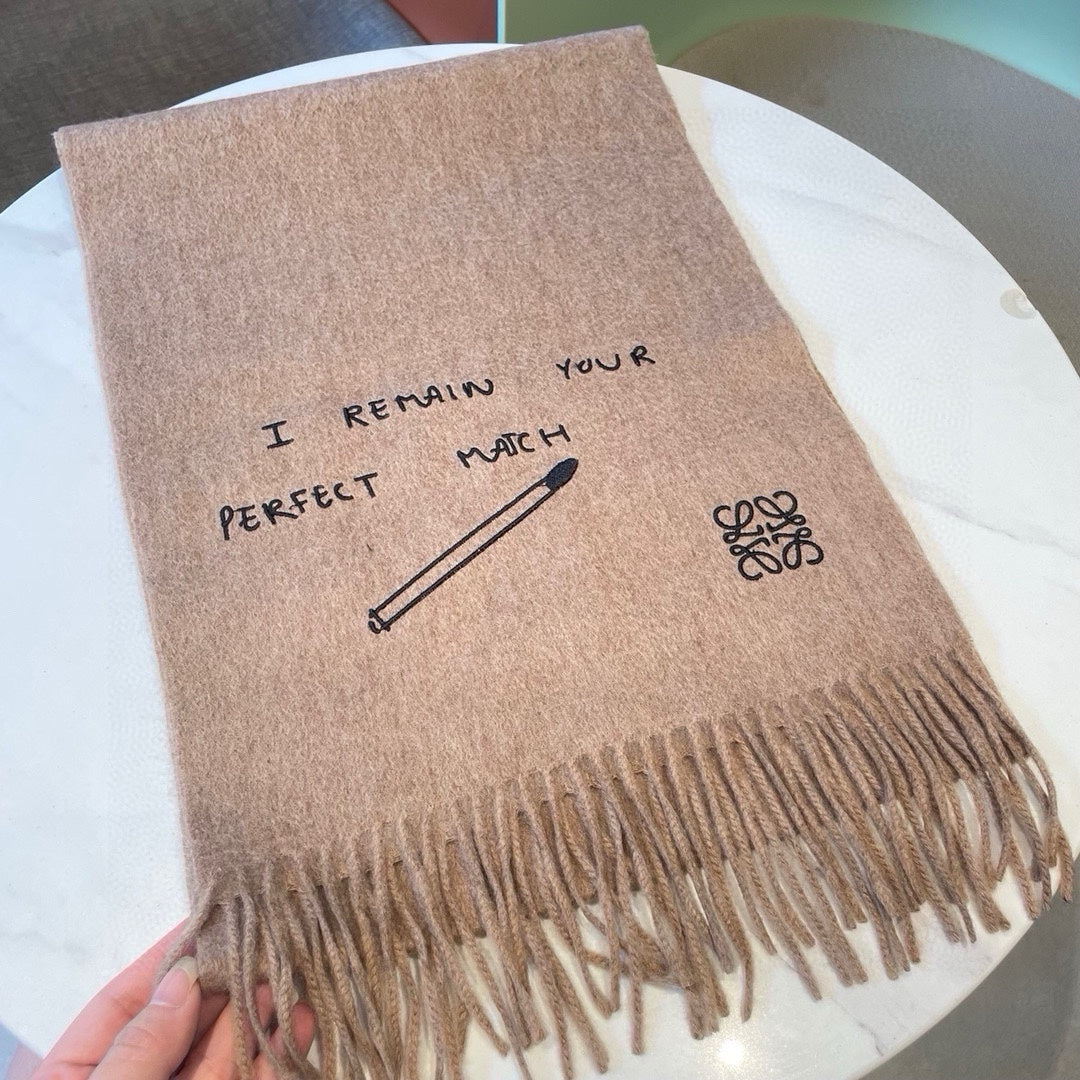 LOEWE SCARF 180 CM IN CAMEL BEIGE LAMBSWOOL WITH BLACK LETTER 394446