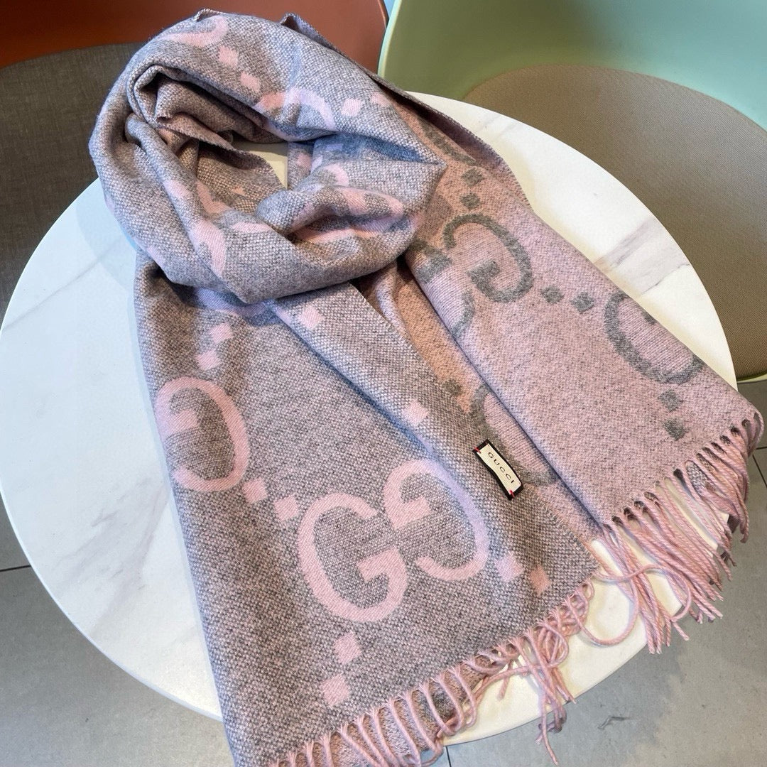 GUCCI JACQUARD PATTERN KNIT SCARF 195 CM WITH TASSELS HARBOR GRAY MIX LIGHT PINK 403748