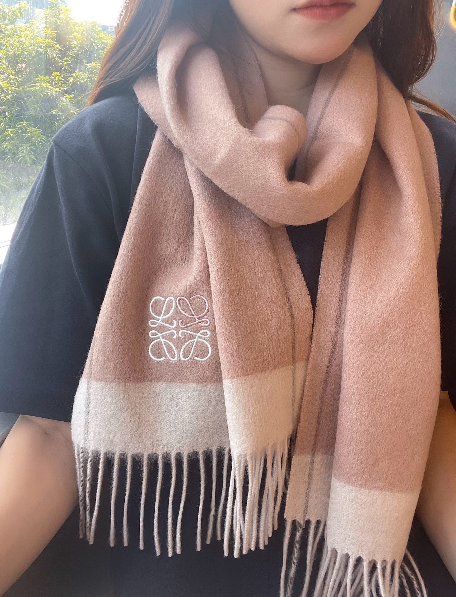 LOEWE SCARF 180 CM IN PEACH PINK MIX WHITE CASHMERE 410054