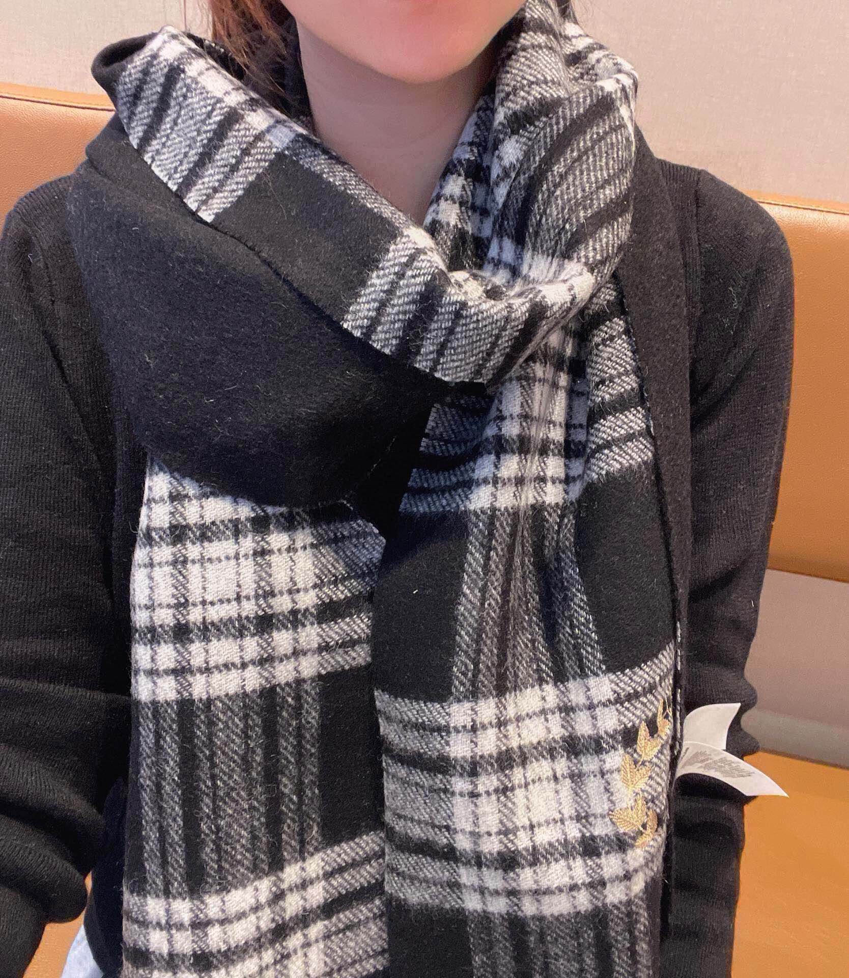 BURBERRY BBR SCARF 180 CM IN CASHMERE 489907