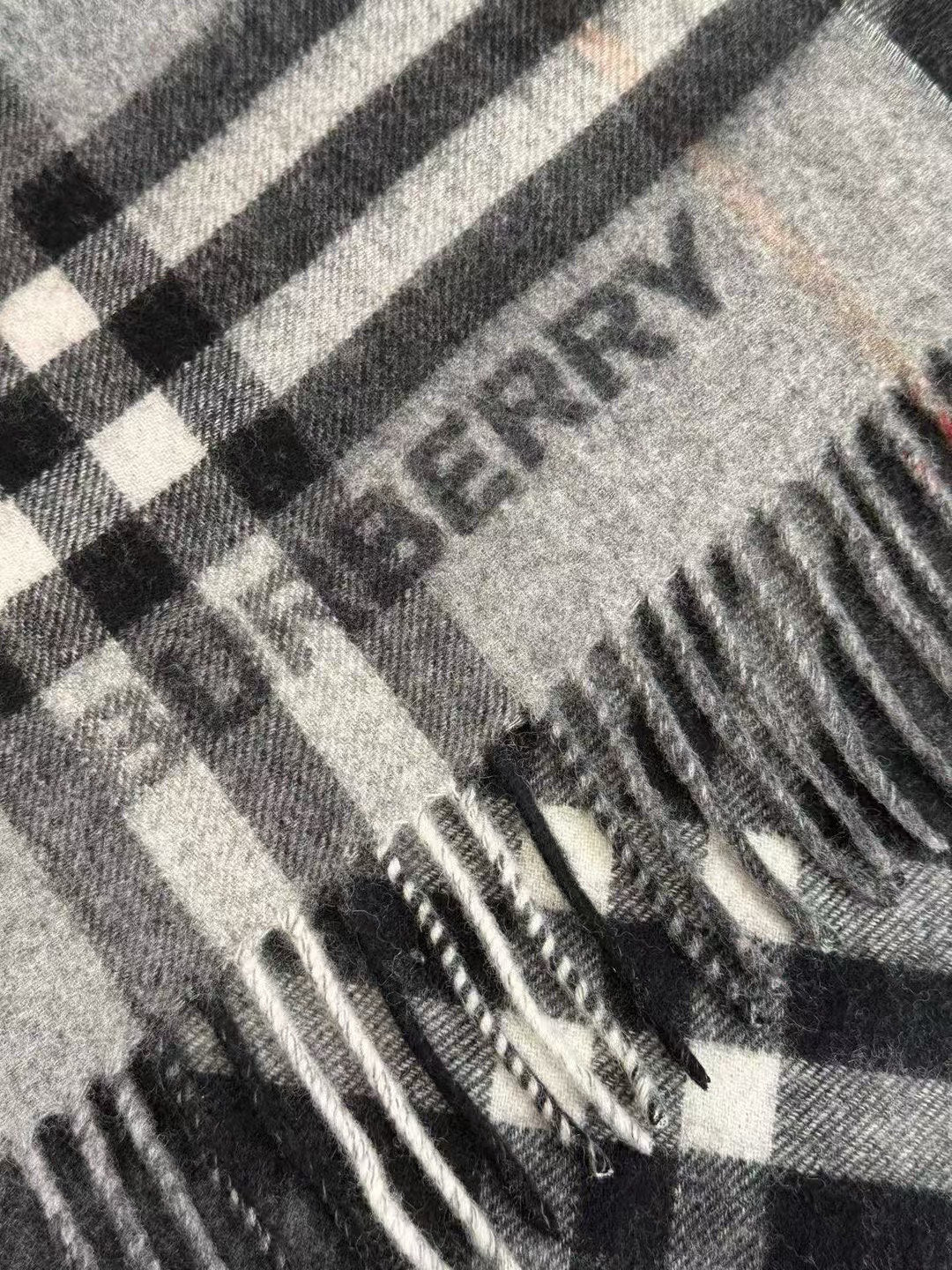 BURBERRY BBR SCARF 168 CM IN CASHMERE 540611
