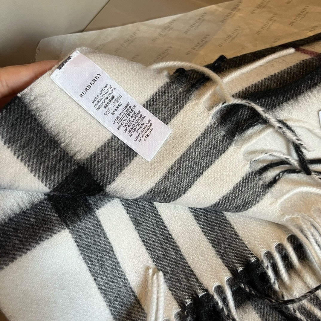 BURBERRY BBR SCARF 180 CM IN CASHMERE 481409