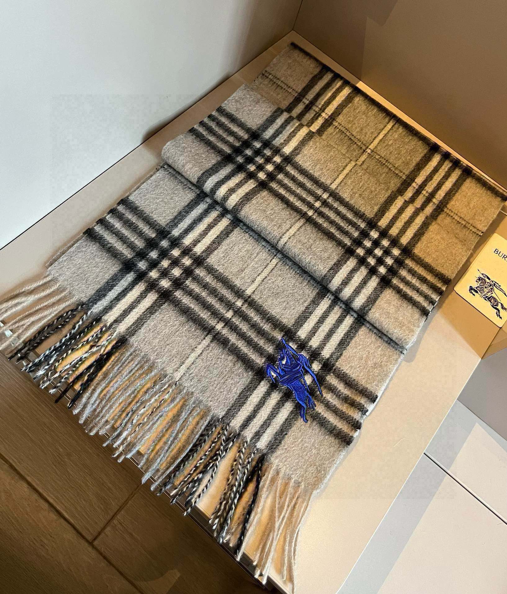 BURBERRY BBR SCARF 180 CM IN CASHMERE 483536