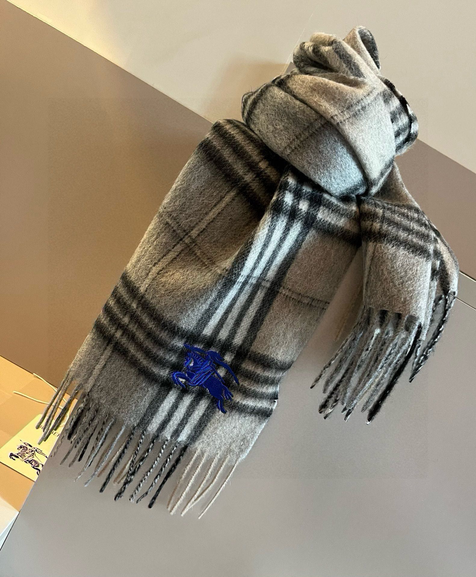 BURBERRY BBR SCARF 180 CM IN CASHMERE 483536