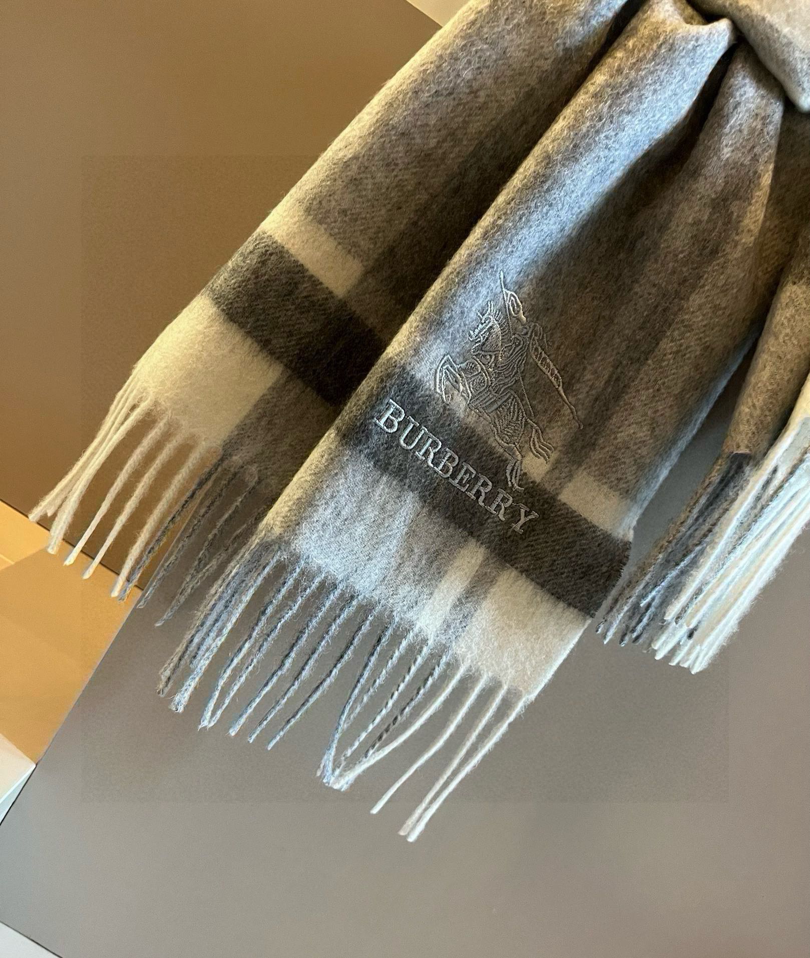 BURBERRY BBR SCARF 180 CM IN CASHMERE 483542