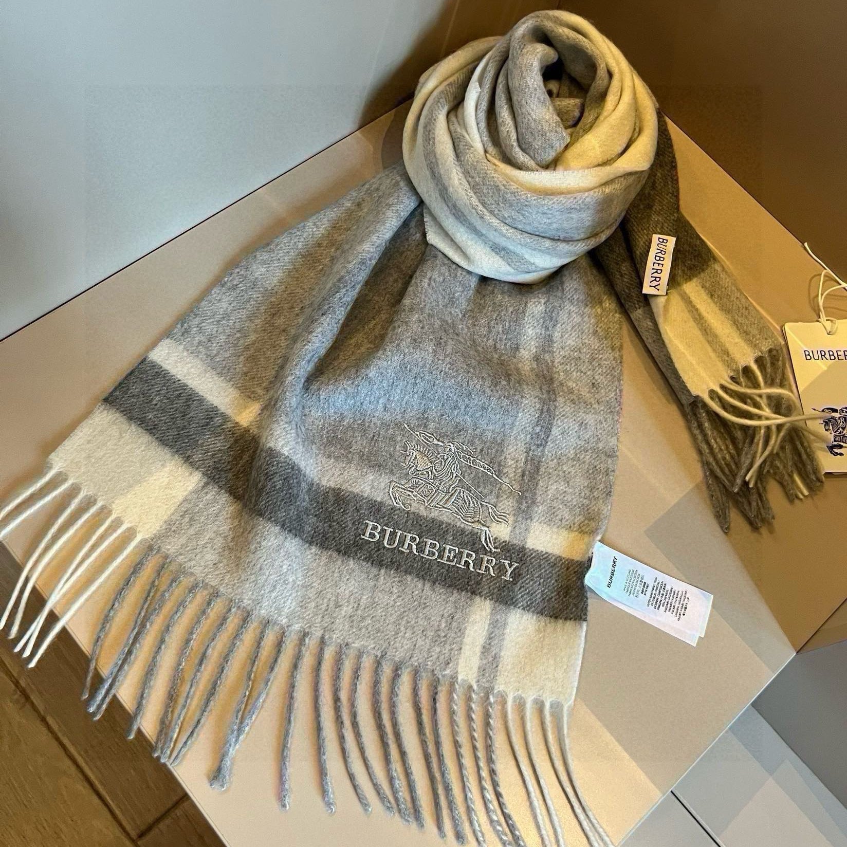 BURBERRY BBR SCARF 180 CM IN CASHMERE 483542