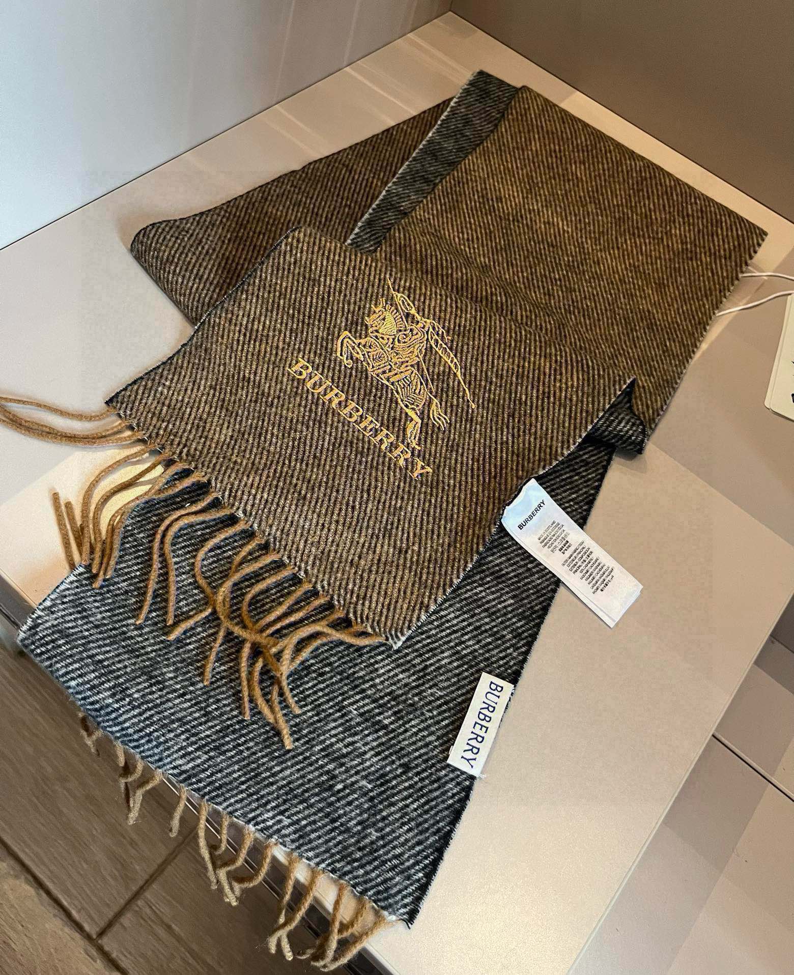 BURBERRY BBR SCARF 180 CM IN CASHMERE 486630