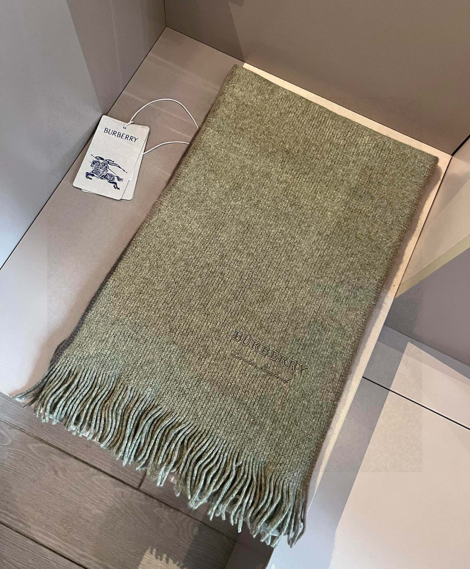BURBERRY BBR SCARF 180 CM IN CASHMERE 489738