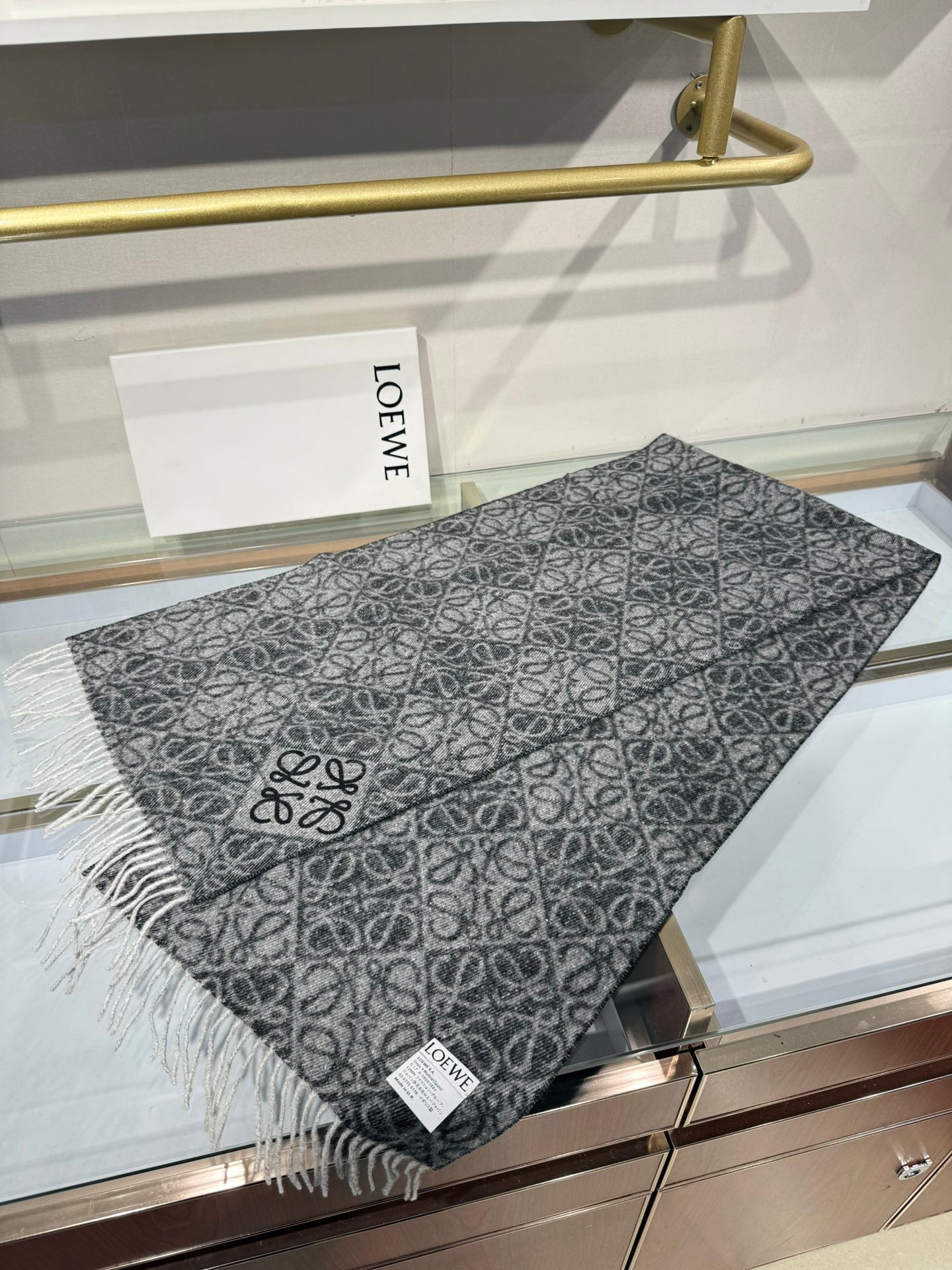 LOEWE 25S SCARF 180 IN CASHMERE WOOL 706573