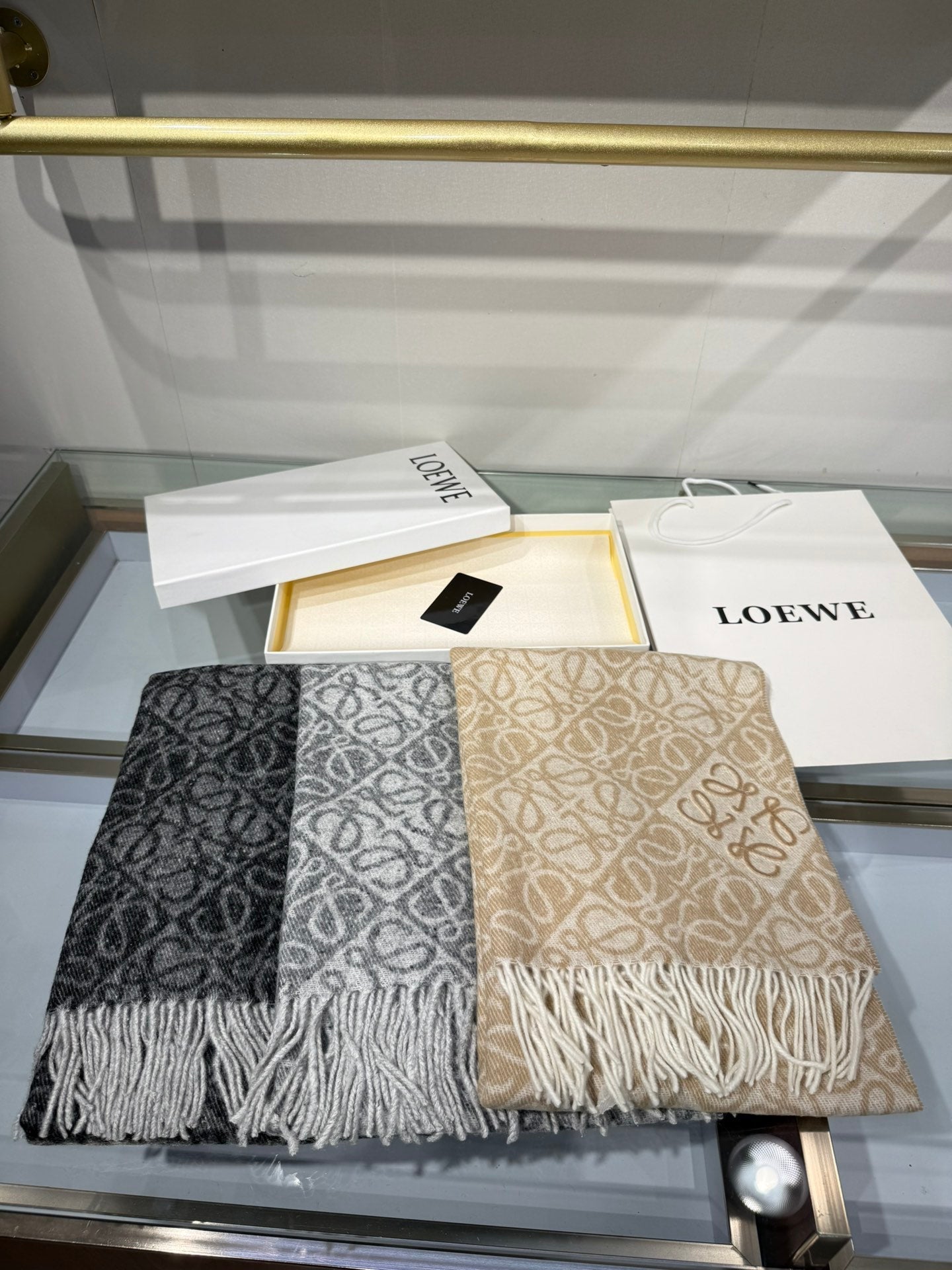 LOEWE 25S SCARF 180 IN CASHMERE WOOL 706574