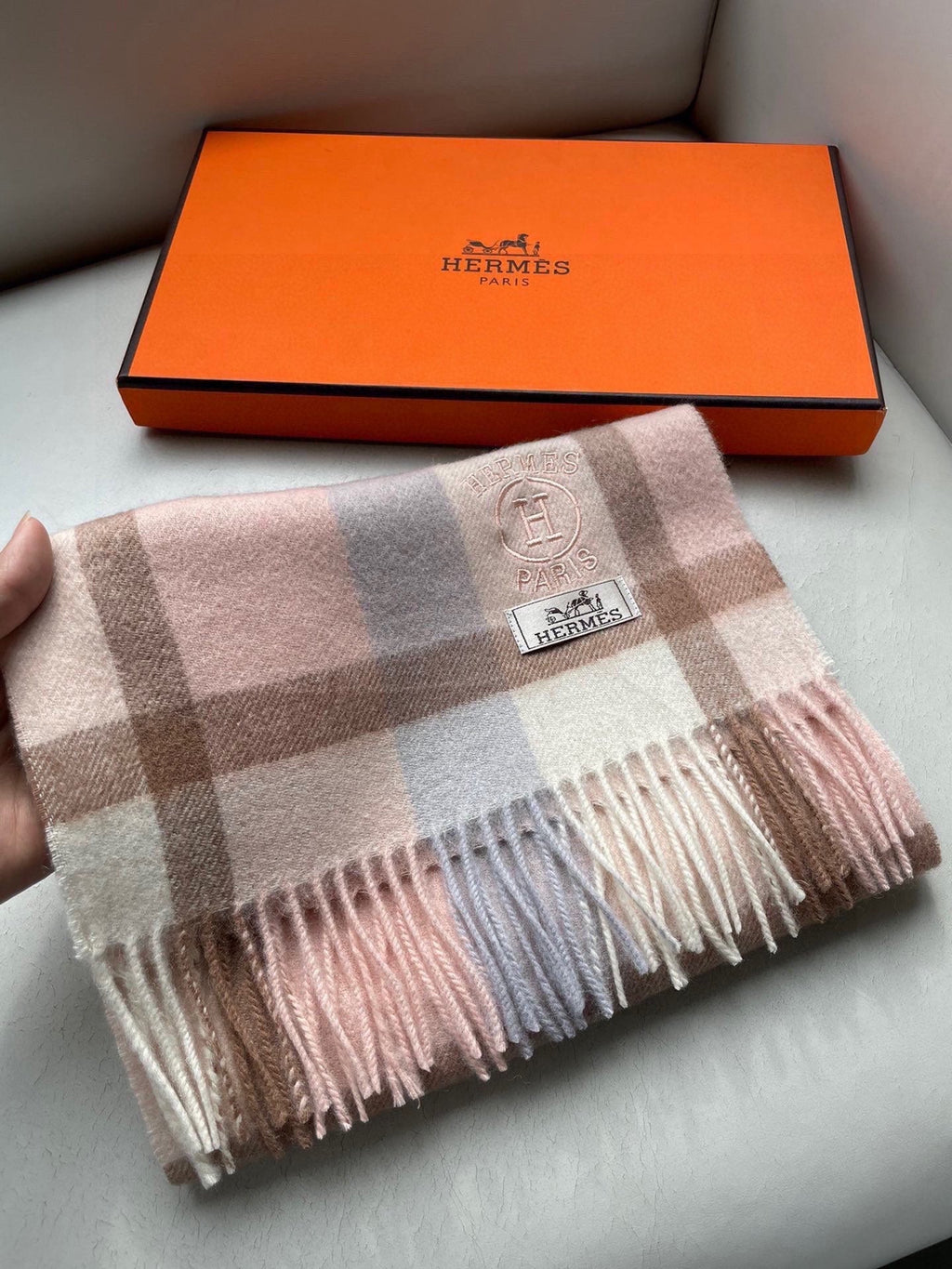 HERMES SCARF 180 CM IN LIGHT PINK CARO CASERE