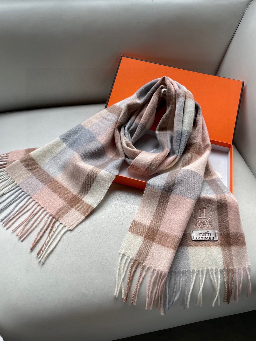 HERMES SCARF 180 CM IN LIGHT PINK CARO CASERE