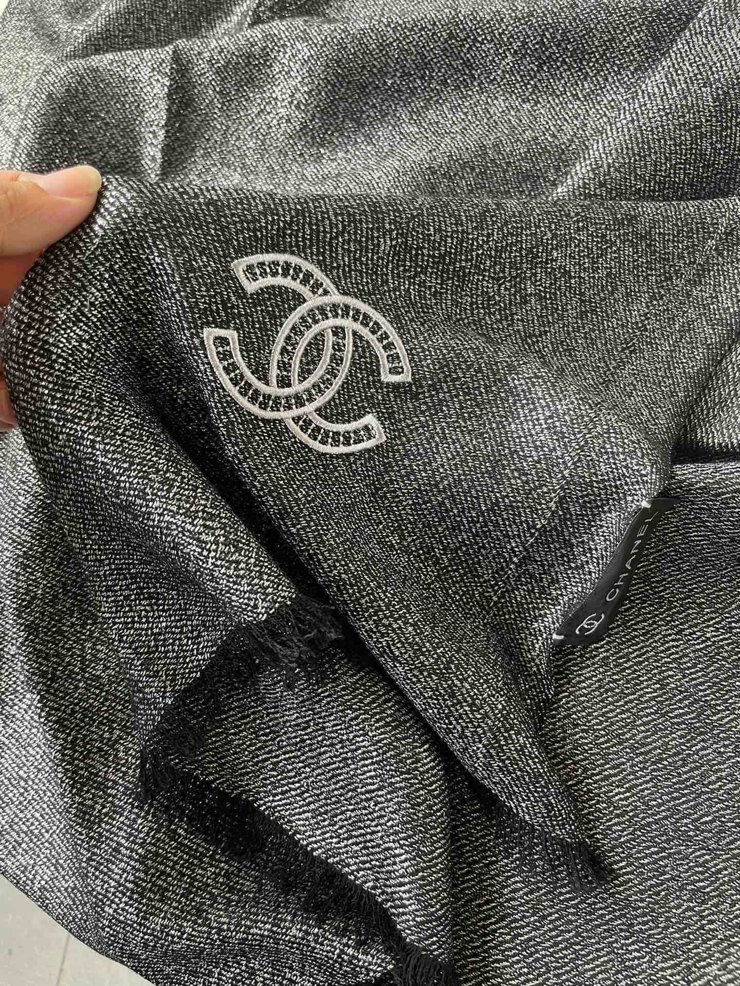 CHANEL SCARF 210 CM IN BLACK CASHMERE  402208