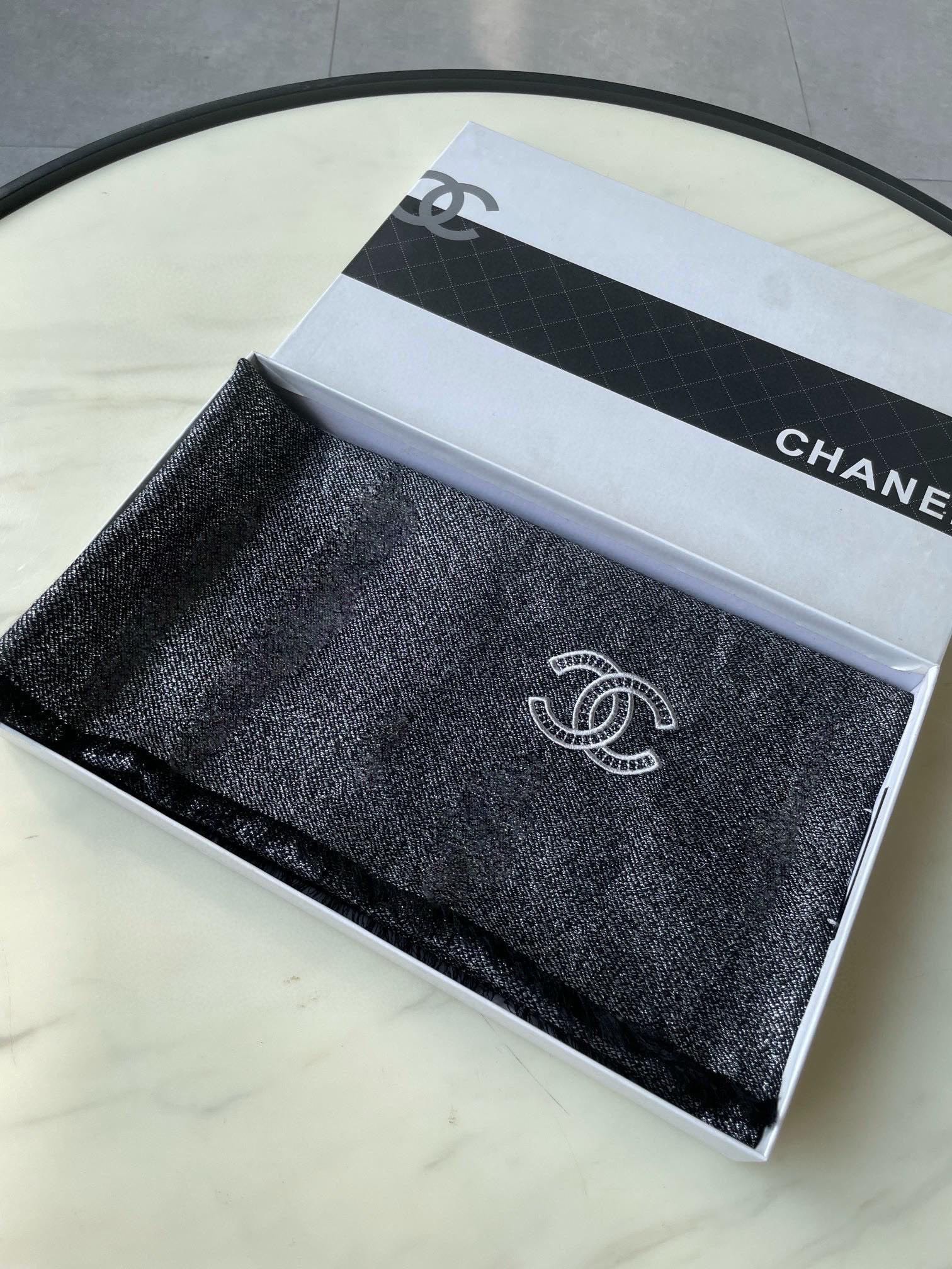 CHANEL SCARF 210 CM IN BLACK CASHMERE  402208