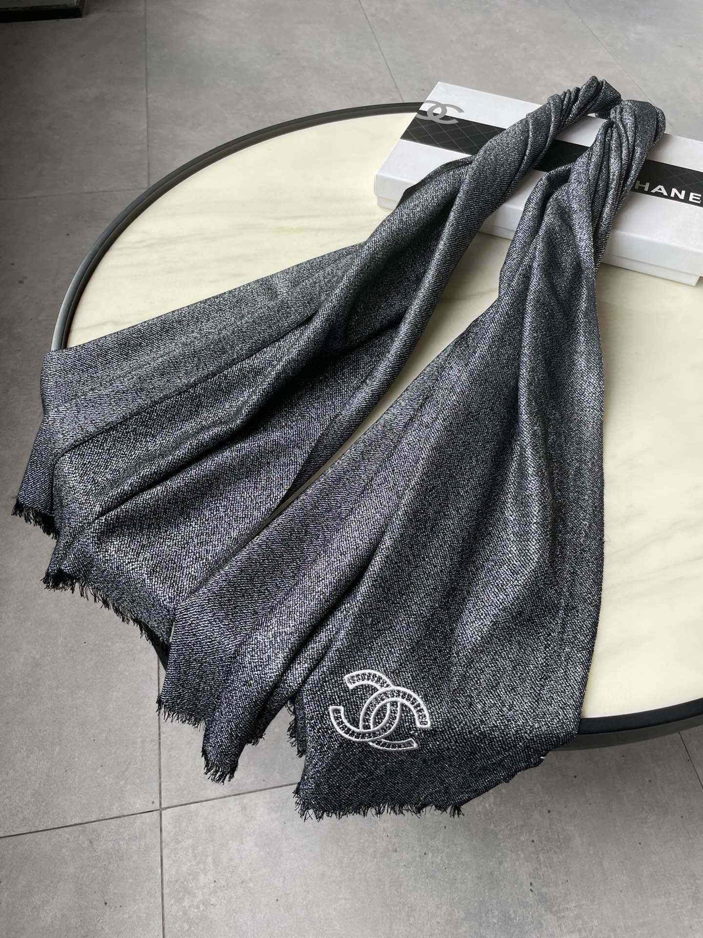 CHANEL SCARF 210 CM IN BLACK CASHMERE  402208