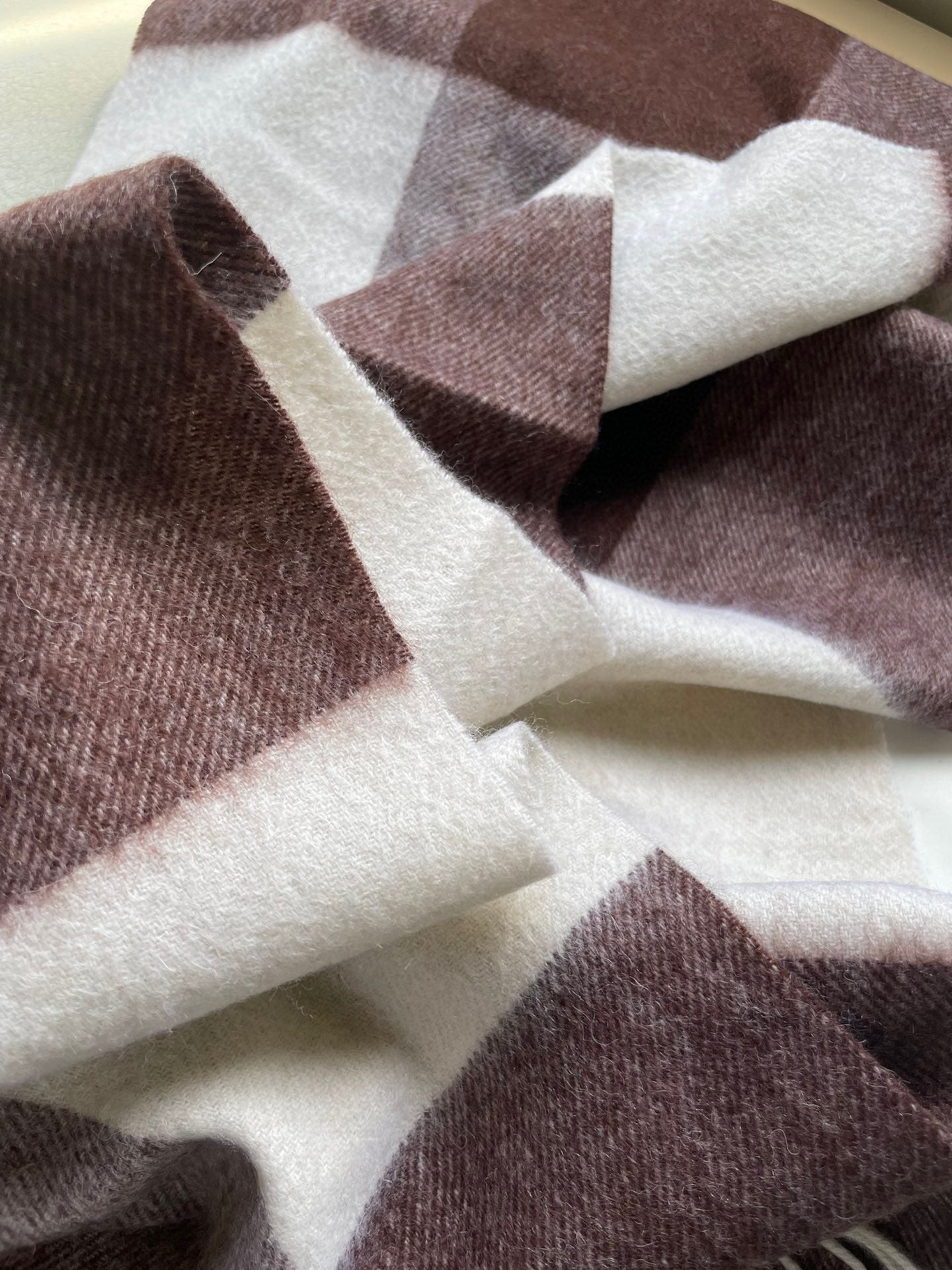 BURBERRY SCARF 180 CM IN CHESTNUT BROWN MIX WHITE CASHMERE 402221