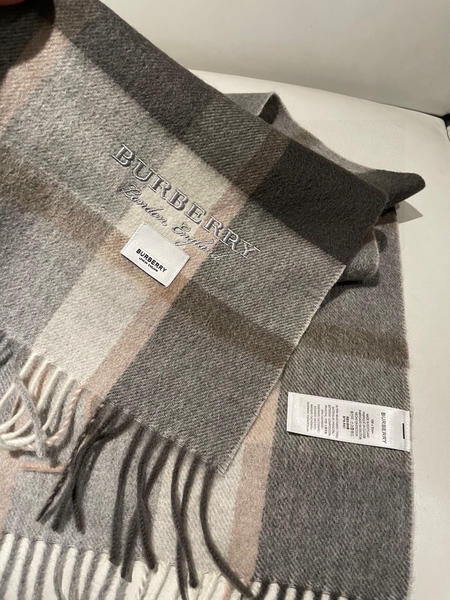 BURBERRY BBR SCARF 180 CM IN CASHMERE 486380