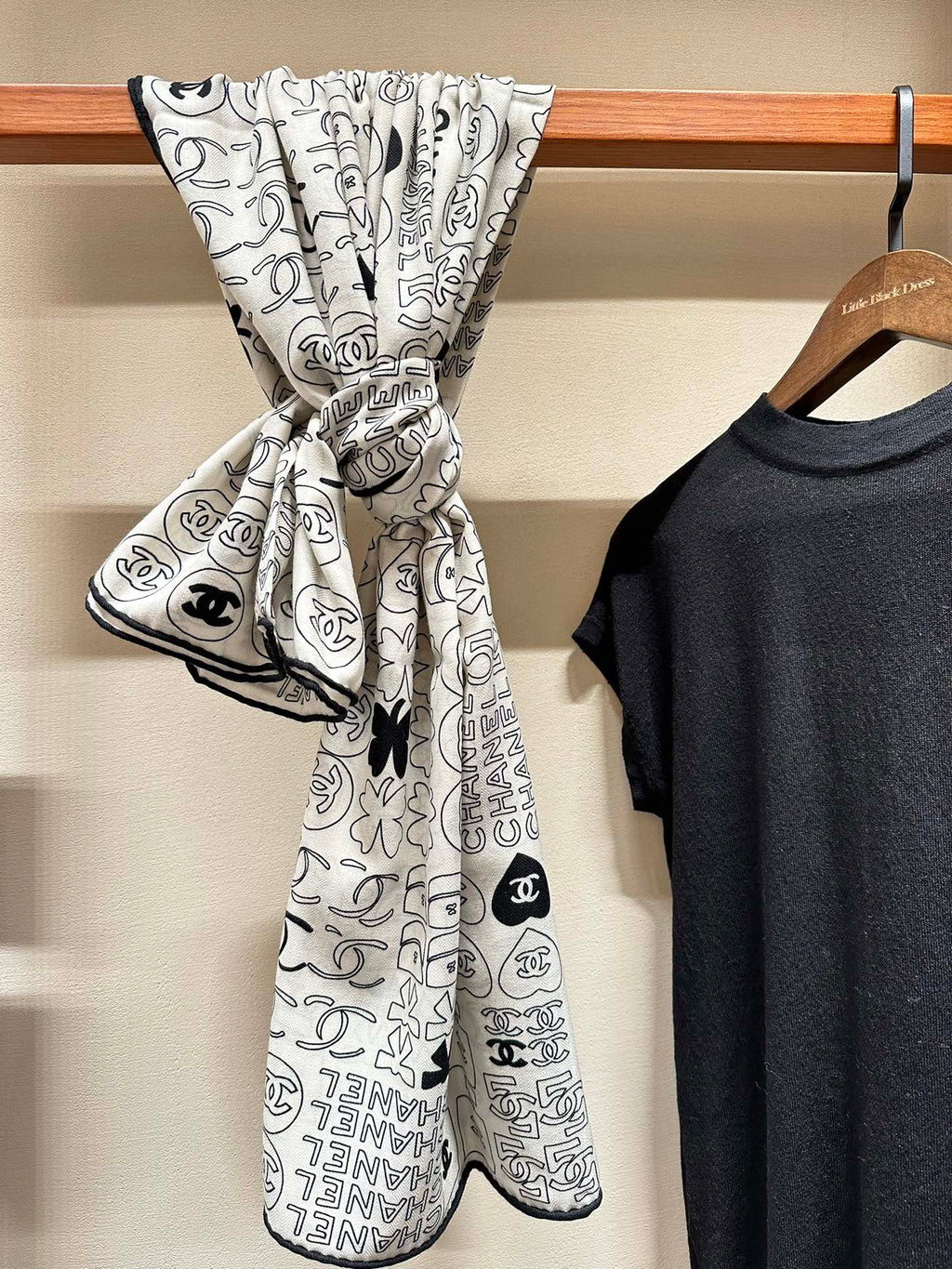 CHANEL SQUARE SCARF 140 CM IN WHITE MONOGRAM SILK 403998